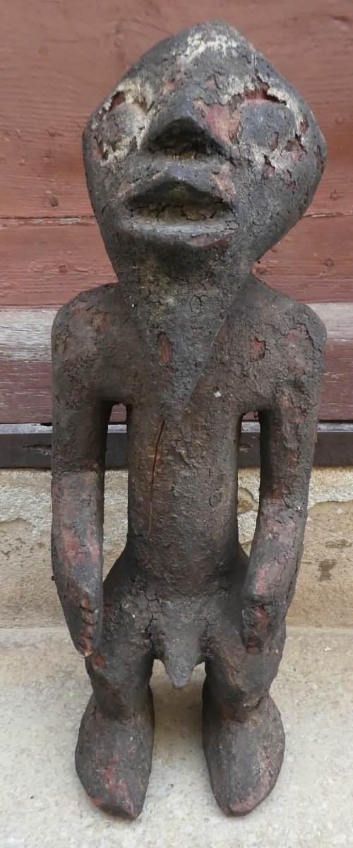 Kaka Statue From Cameroon