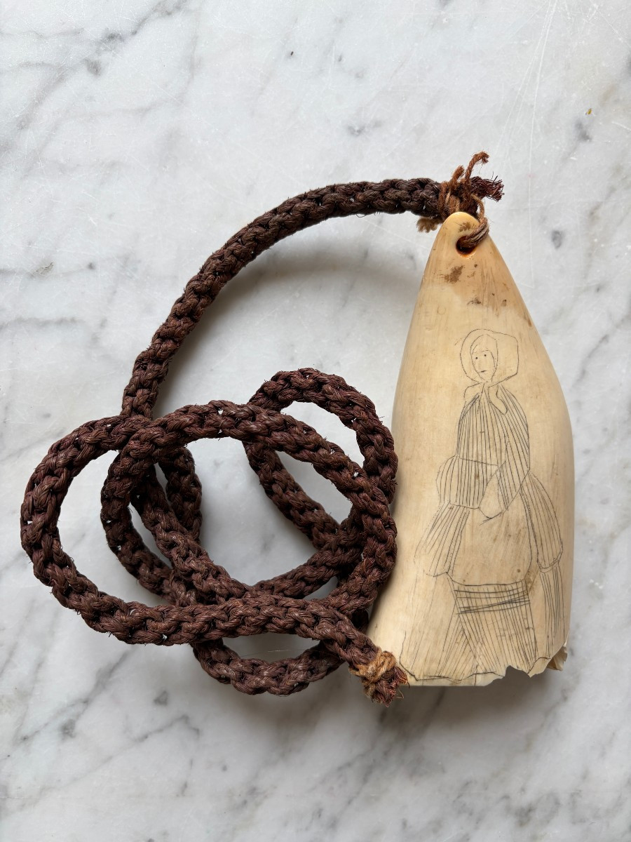 Scrimshaw sur tabua fidjien, XIXe siècle