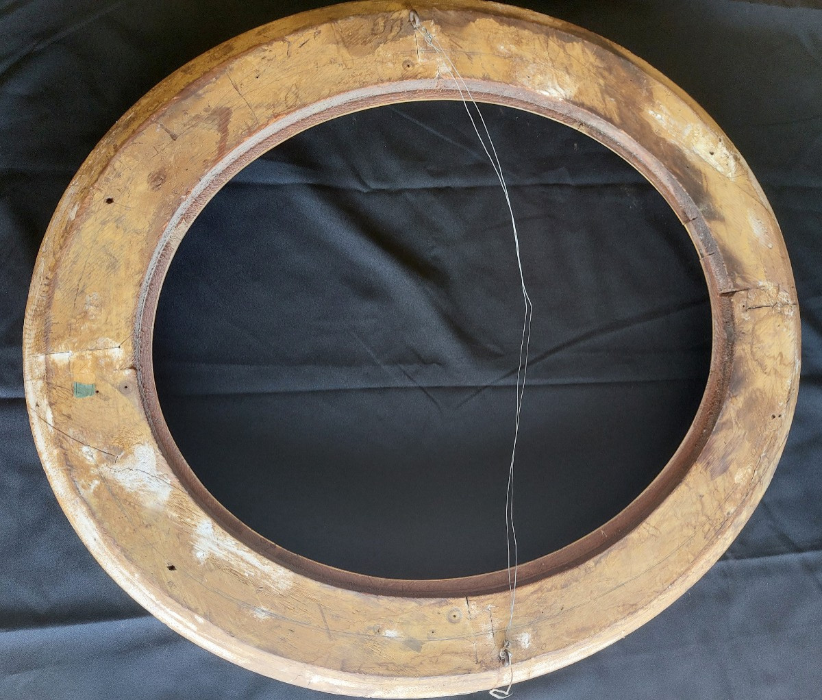 Large Oval Gilded Wooden Frame.-photo-3