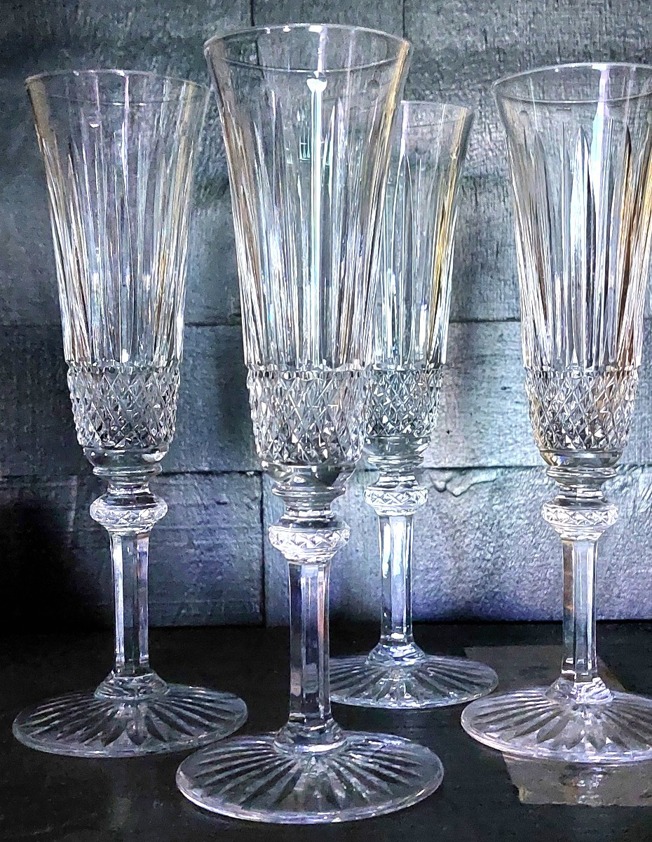 4 Saint Louis Champagne Flutes. Tommy.