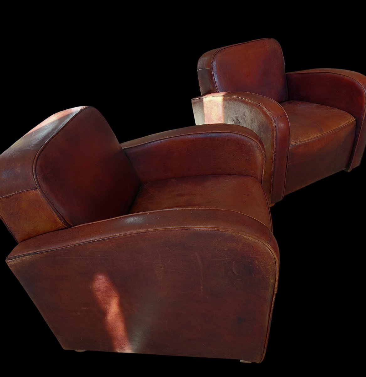 2 Vintage Club Chairs.