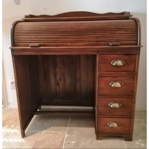 Child Curtain Desk