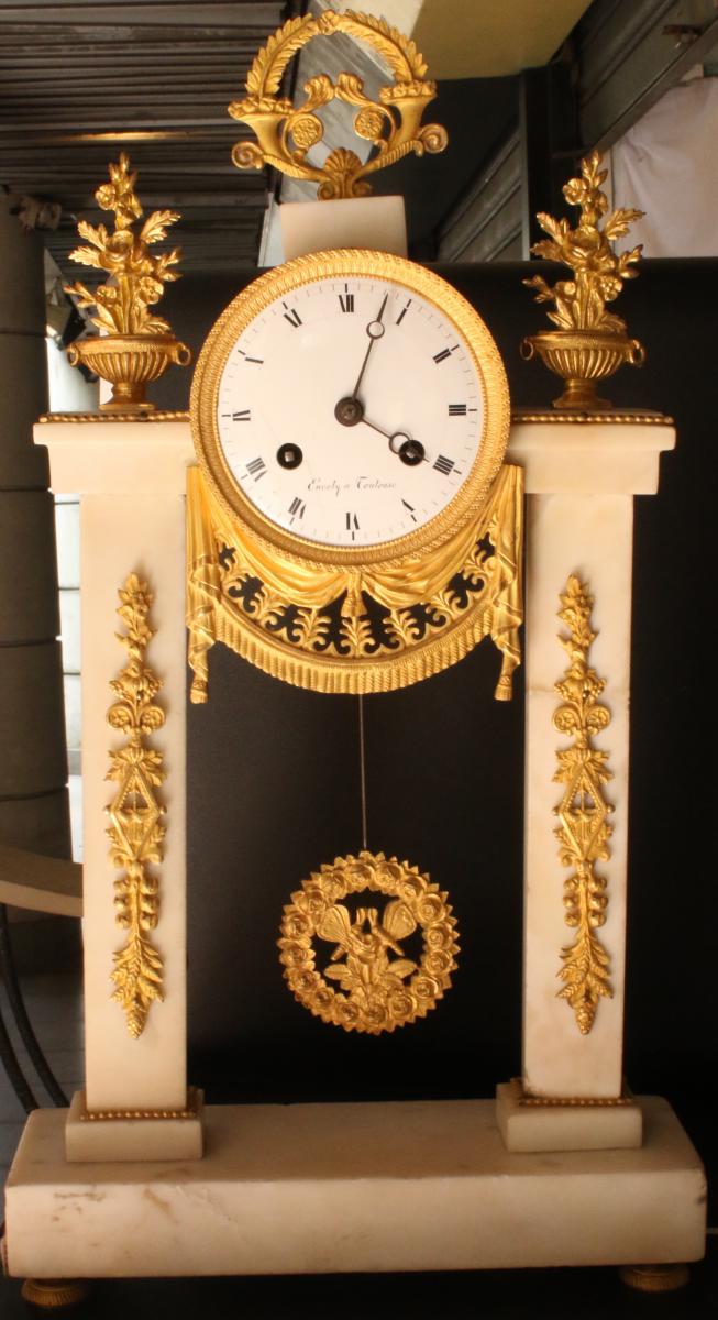 Porcelain Pendulum, Carrara Marble And Gilded Bronze Chiselled, 47 X 27 X 8cm, Signed