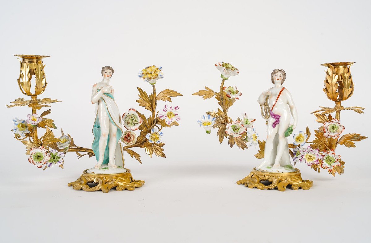 A Pair Of Lxv Style Candlesticks In Gilt Bronze, Flowers And Porcelain Figures-photo-2