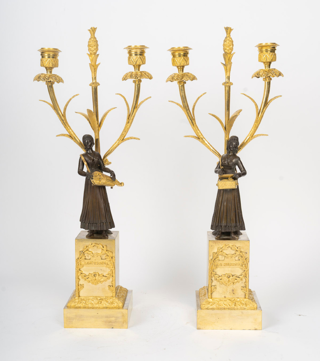 une paire de candelabres d'epoque empire aux musiciennes 