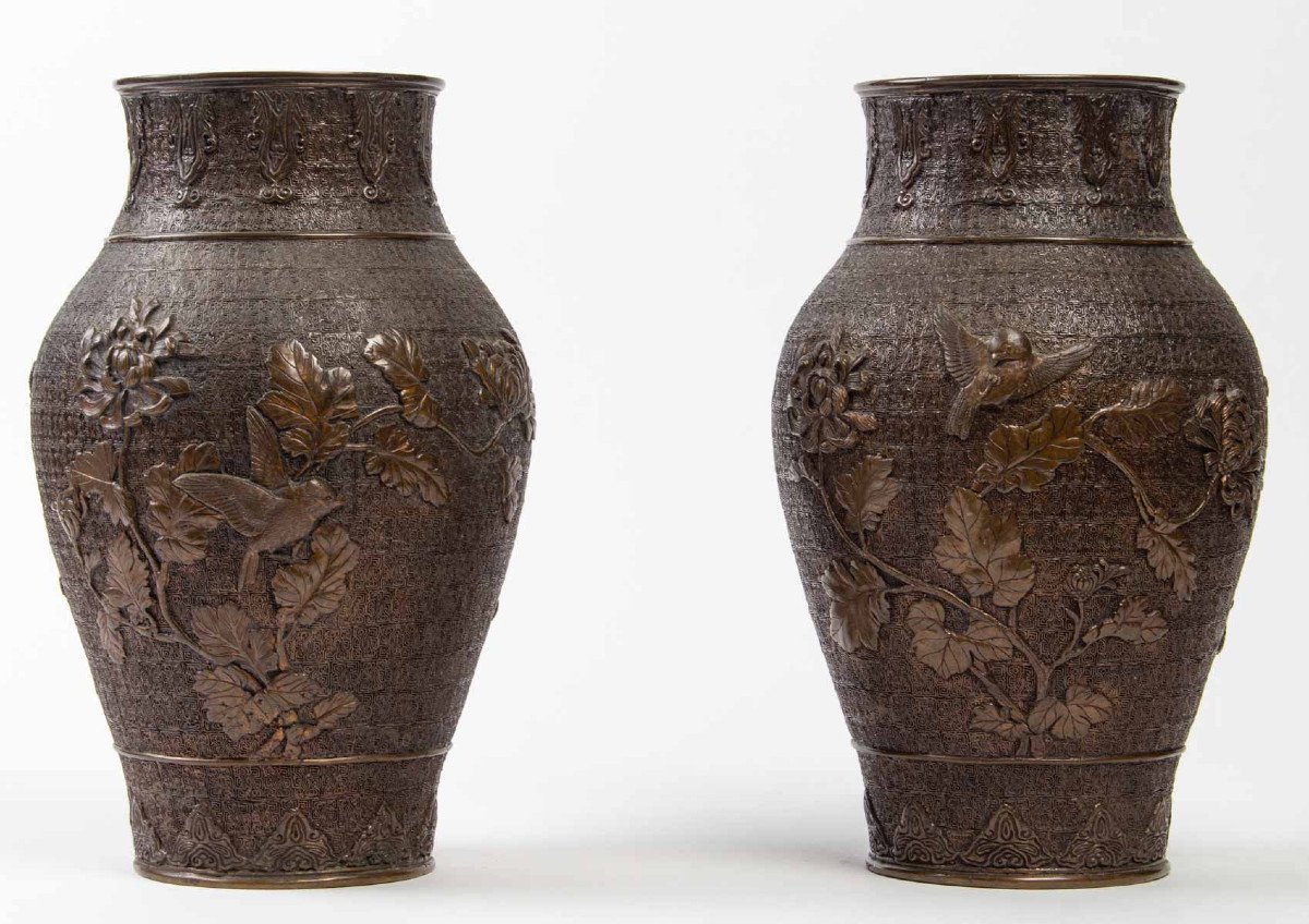 A Pair Of Japanese Bronze Vases 19 Eme Century