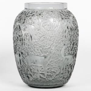 Lalique Vase Aux Biches In Molded Blown Glass Engraved Signature