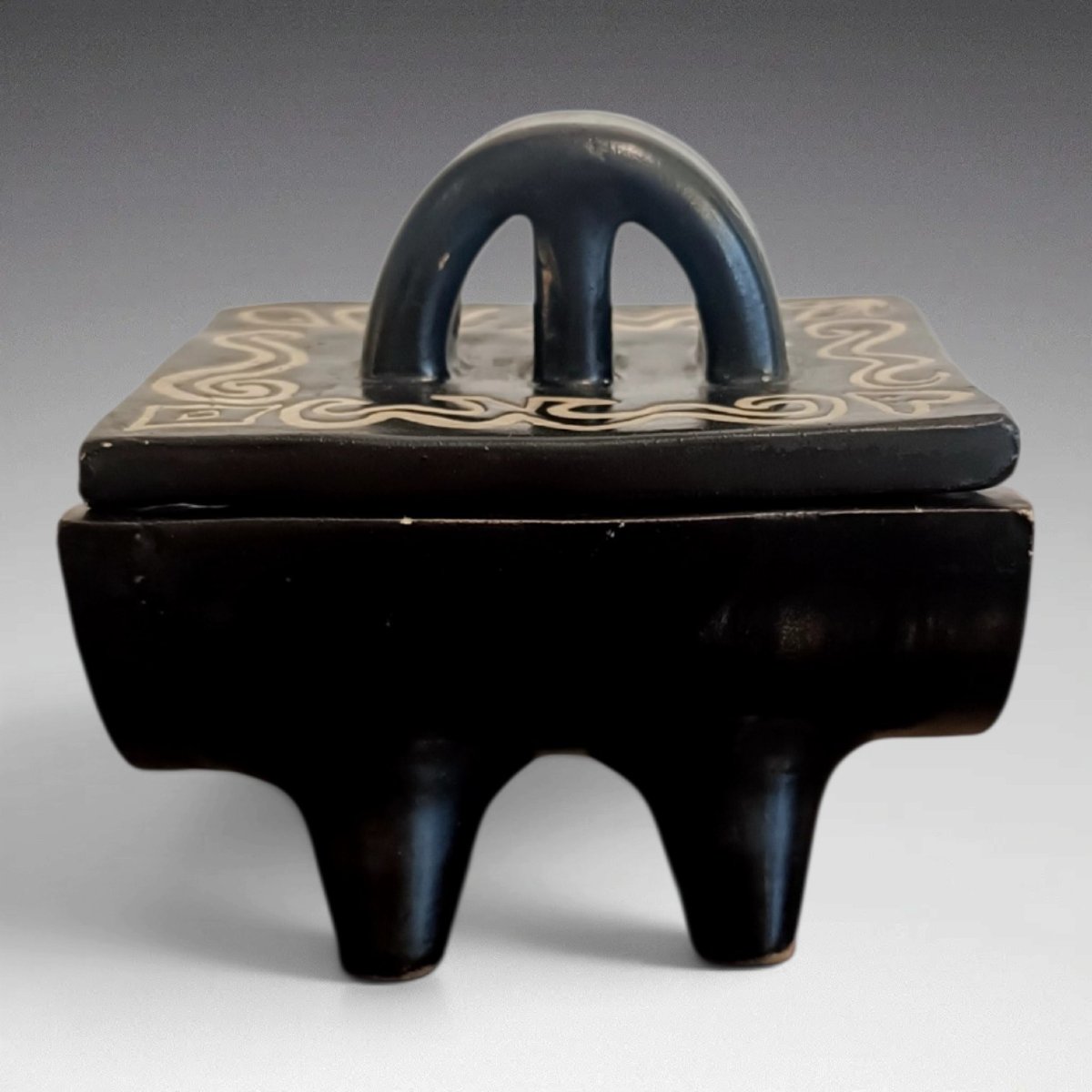 Madoura - Suzanne Ramié - Vallauris - Ceramic Box (circa 1940)-photo-3