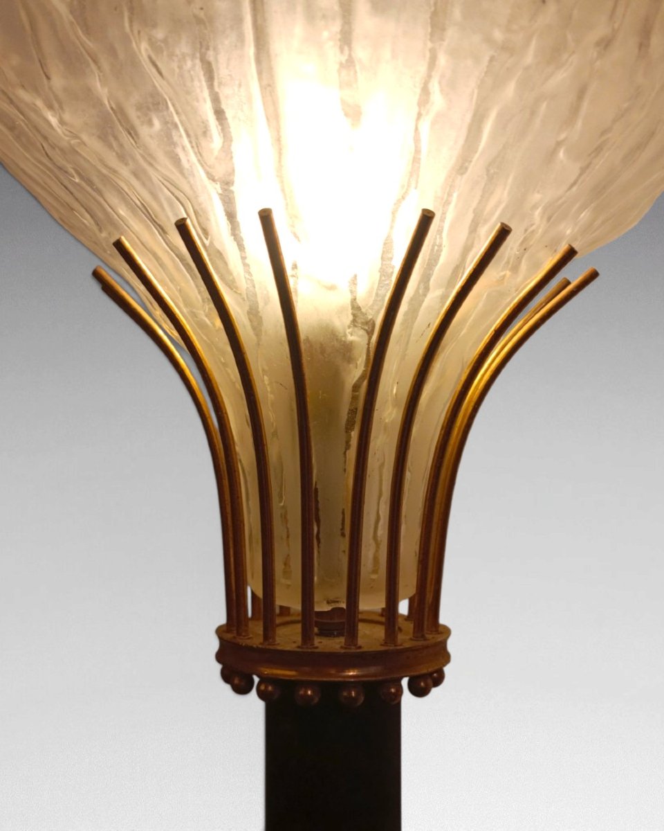 Attribué à Angelo Brotto - Lampadaire en laiton et verre (vers 1960)-photo-1