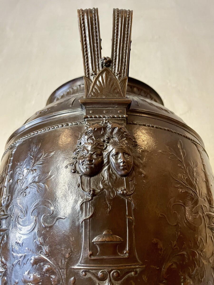 Grand vase ansé en bronze -photo-4