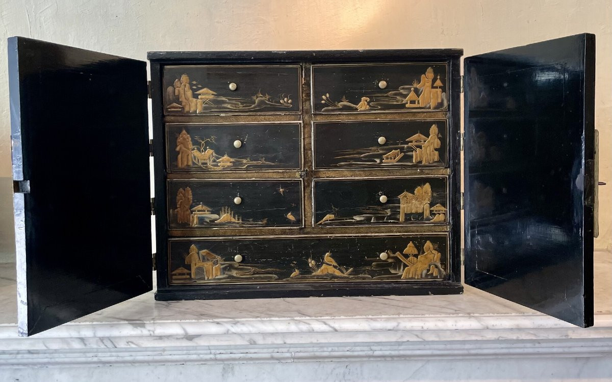 Petit cabinet  anglais du XVIII ème S.  à décor au chinois -photo-4
