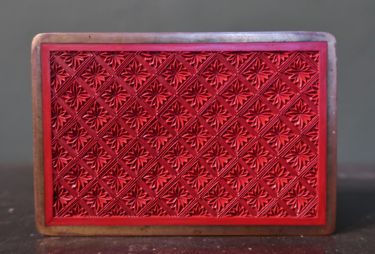 Boîte chinois en laque rouge à décor de dragons-photo-3