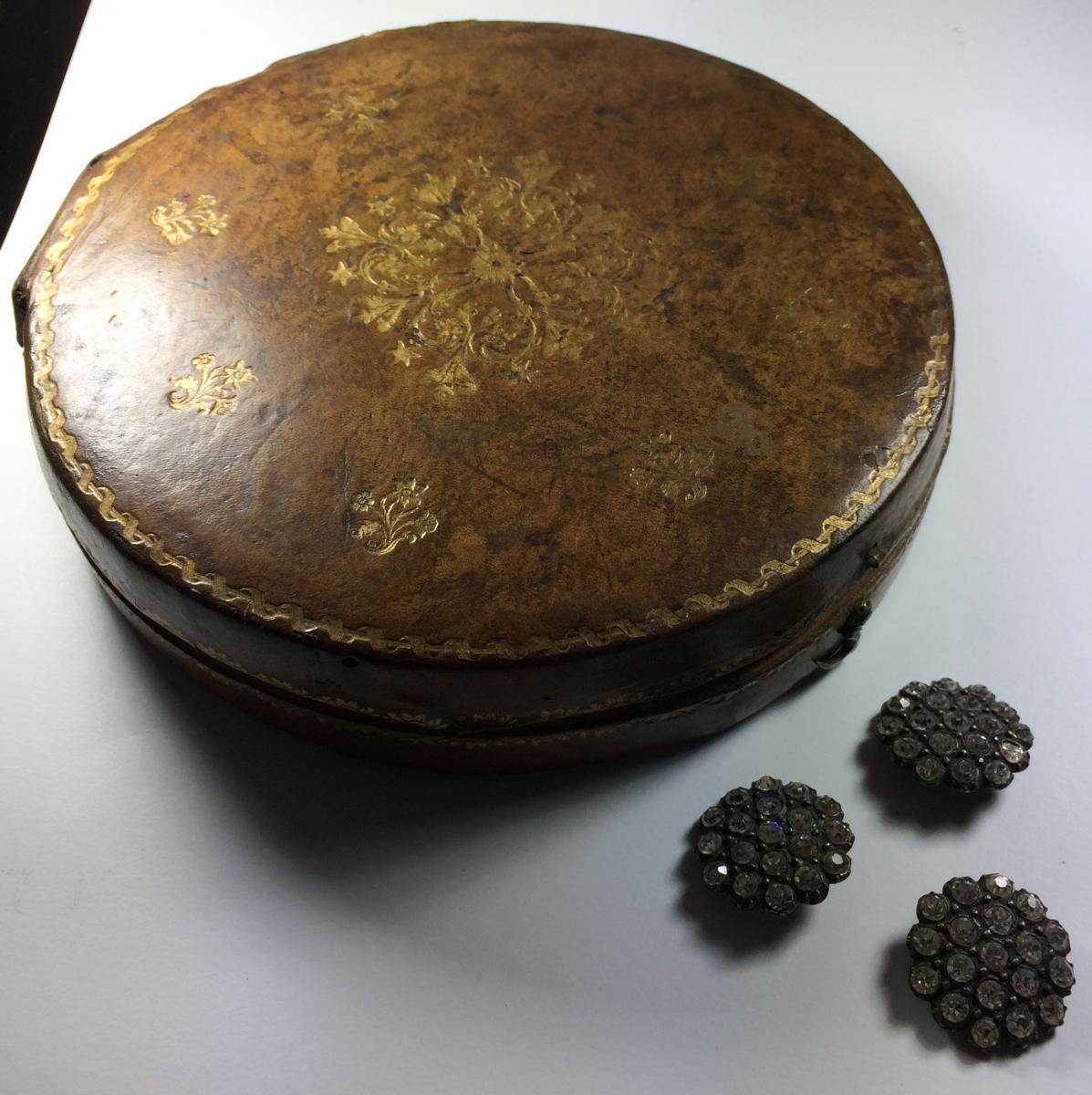 Buttons In Their Leather Golden Box , 18th