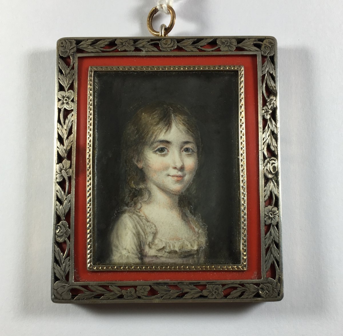 Portrait d'une petite fille, miniature  début XIXe, cadre en argent ?