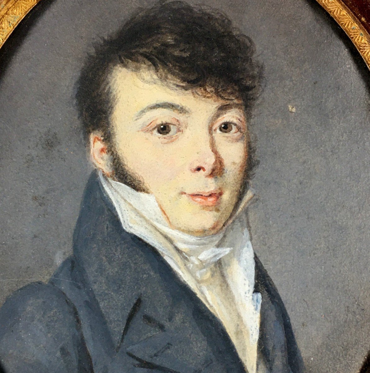 Portrait miniature Empire, jeune homme en redingote, vers 1800