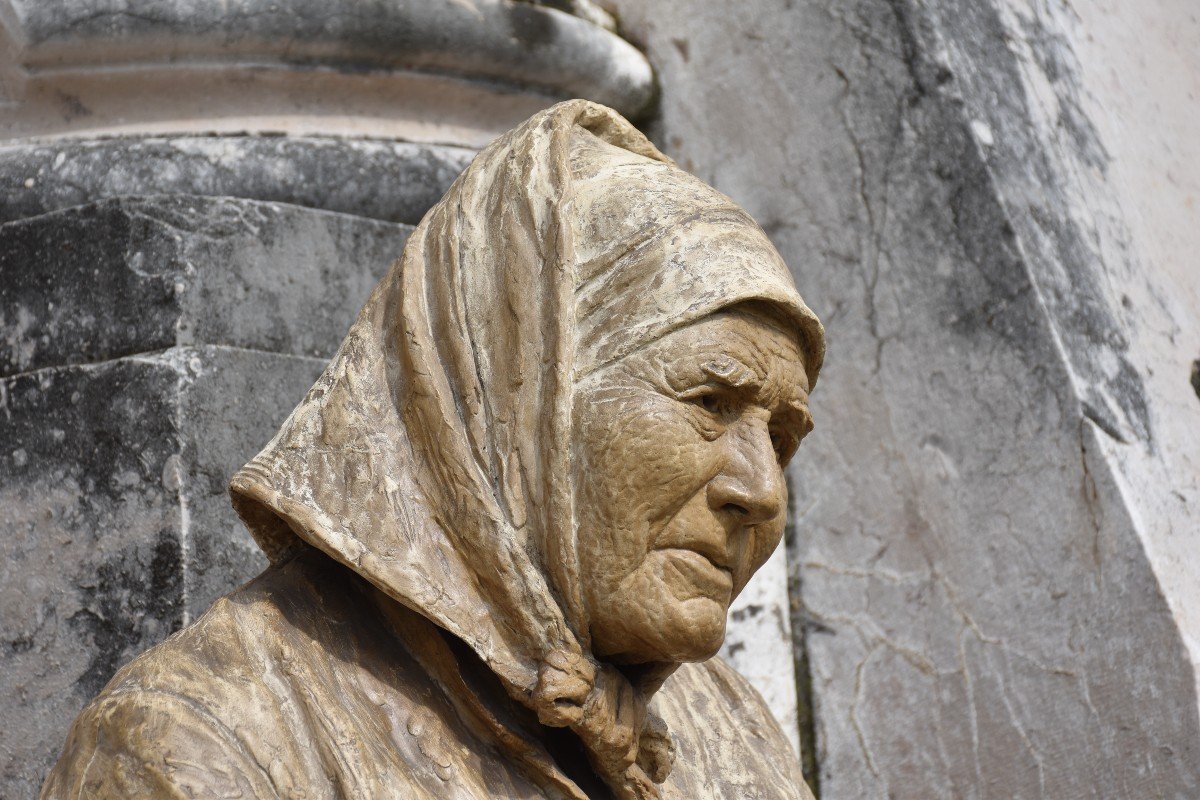 Marie Gallaud, Head Of An Old Breton Woman (1896)-photo-2