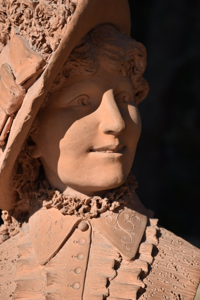 Victor Vermare (sarcey 1842 - Lyon 1890), Bust Of A Woman Wearing A Feathered Hat (1883)-photo-2
