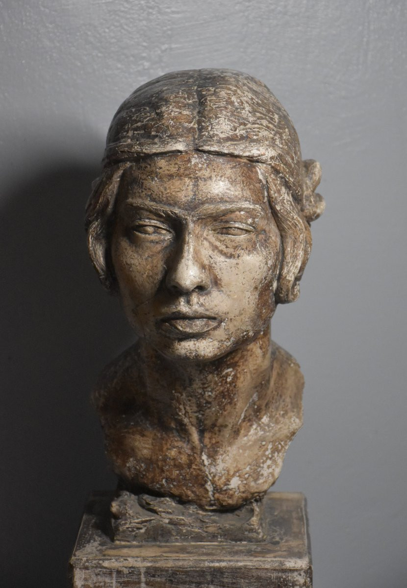 French School, Head Of A Woman (circa 1935)-photo-2