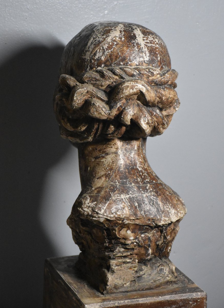 French School, Head Of A Woman (circa 1935)-photo-4