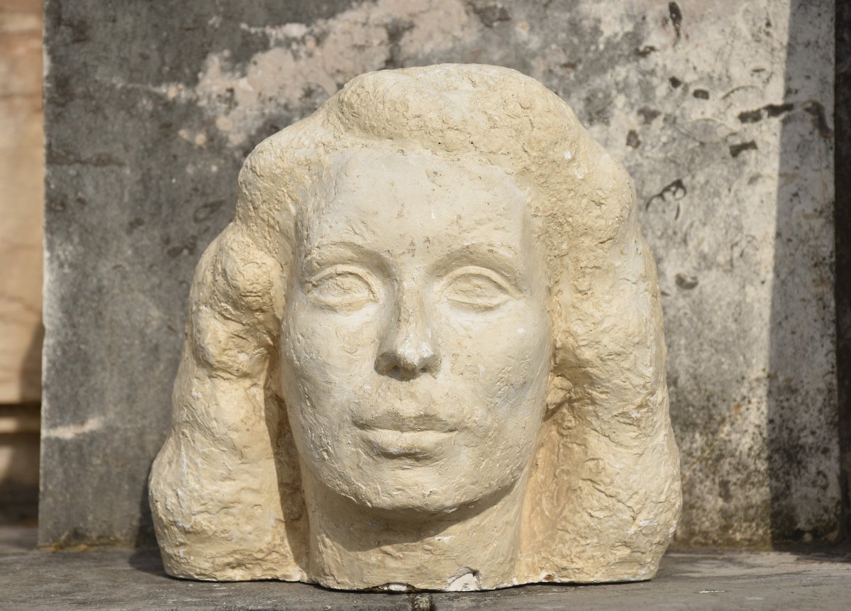 French School (monogrammist Mb), Head Of A Woman (circa 1940)-photo-3