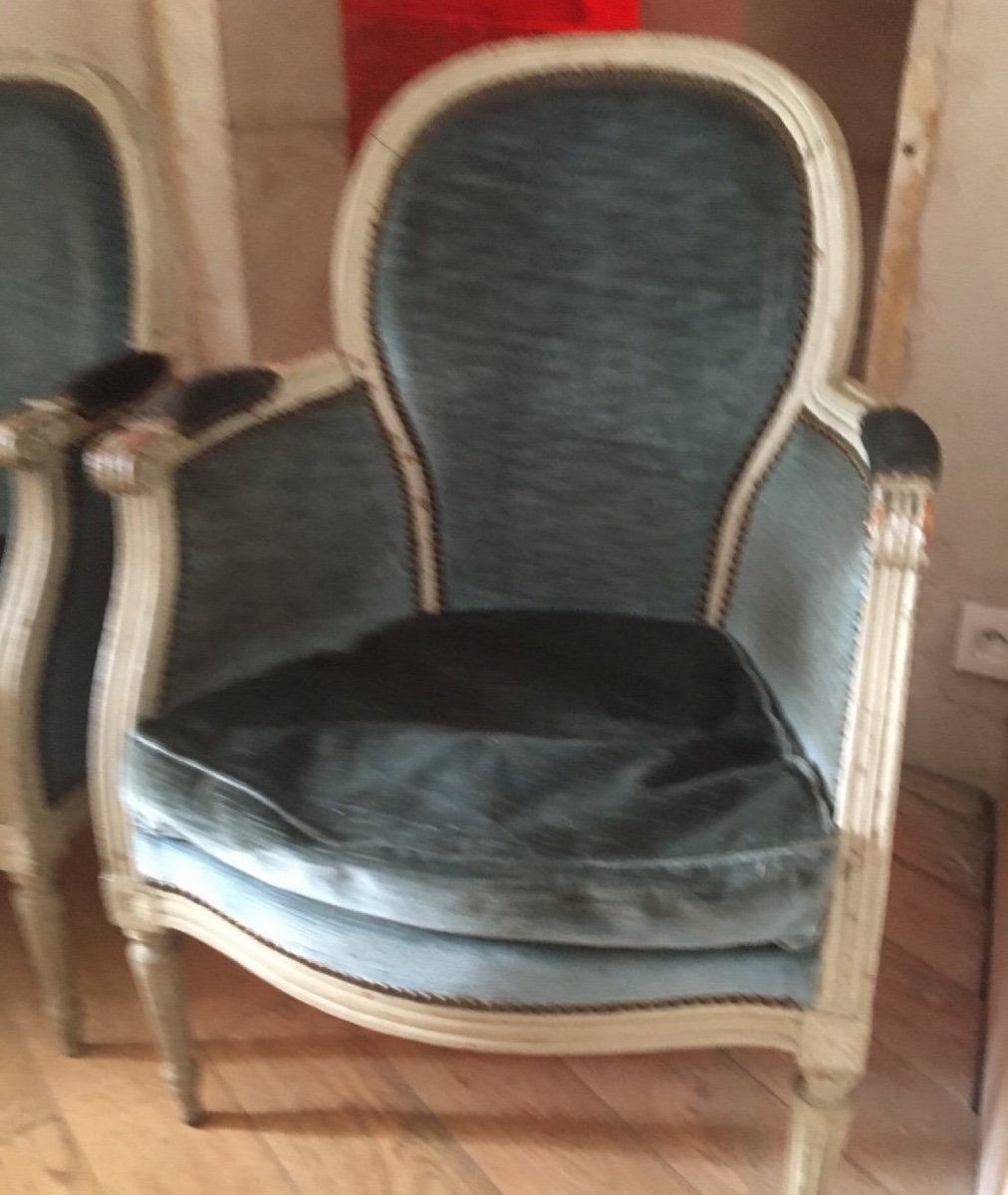 La Paire De Petites Bergères Laquées De Style Louis XVI-photo-4