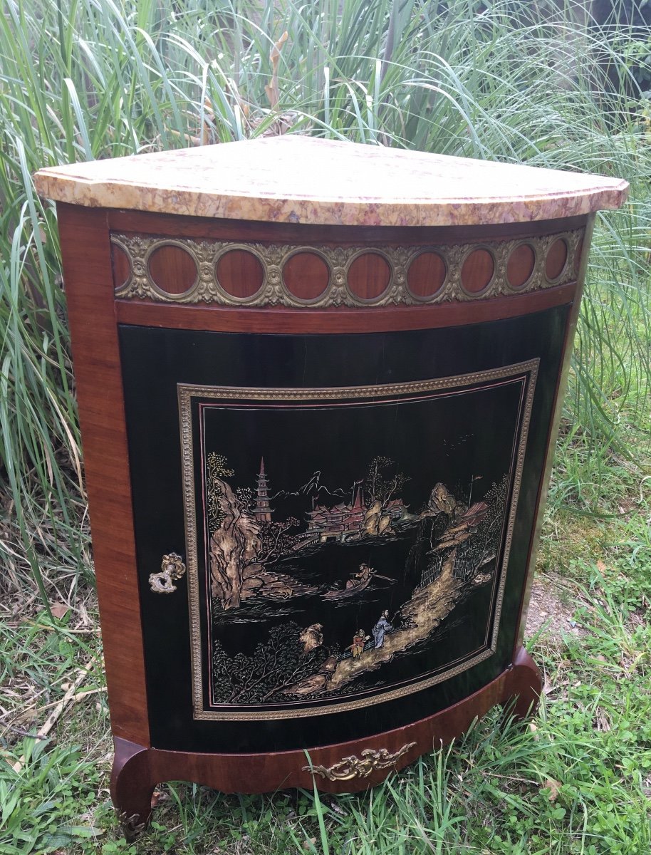 Louis XVI Style Corner Cabinet With Chinese Lacquer Panel-photo-3