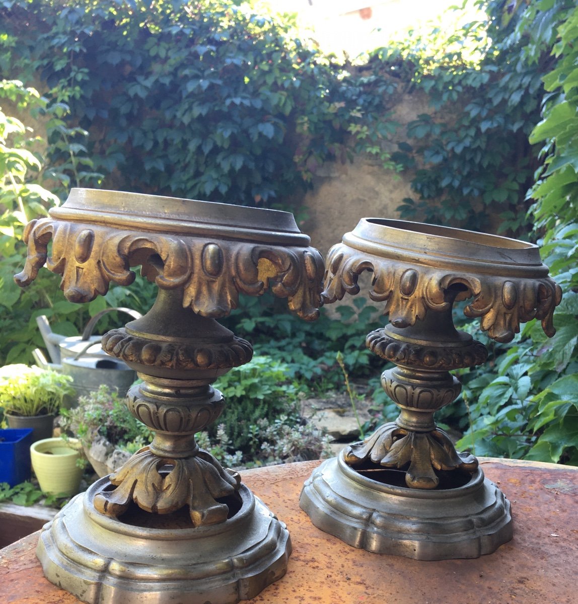 The Pair Of Bronze Display Stands With Three Patinas-photo-4
