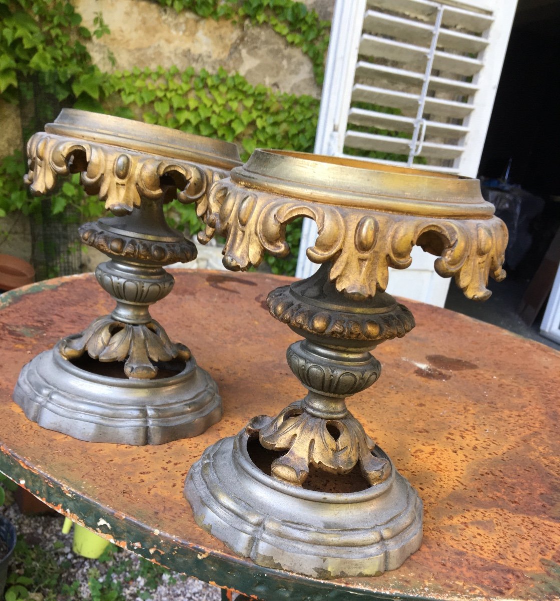 The Pair Of Bronze Display Stands With Three Patinas-photo-3