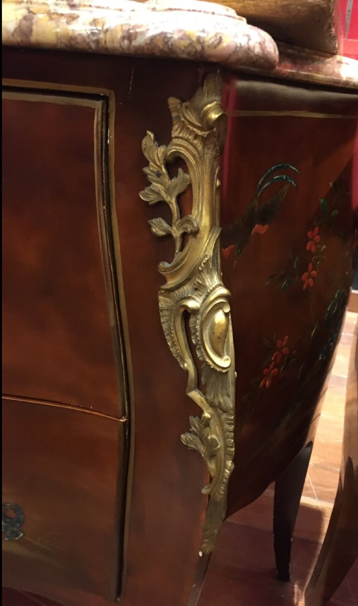 Curved Louis XV Style Lacquered Commode With Chinese Decor-photo-1
