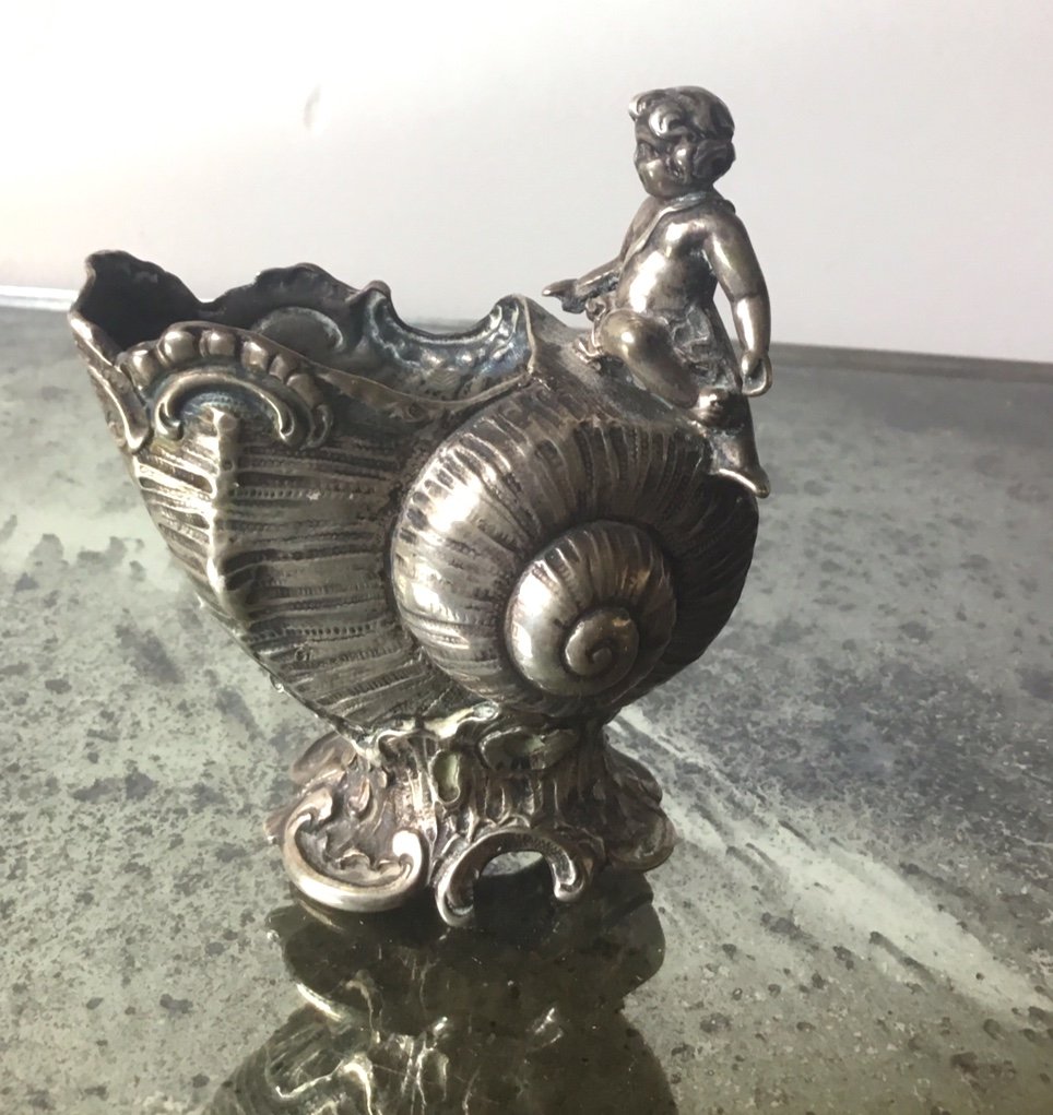 Silver Salaron With Shell 