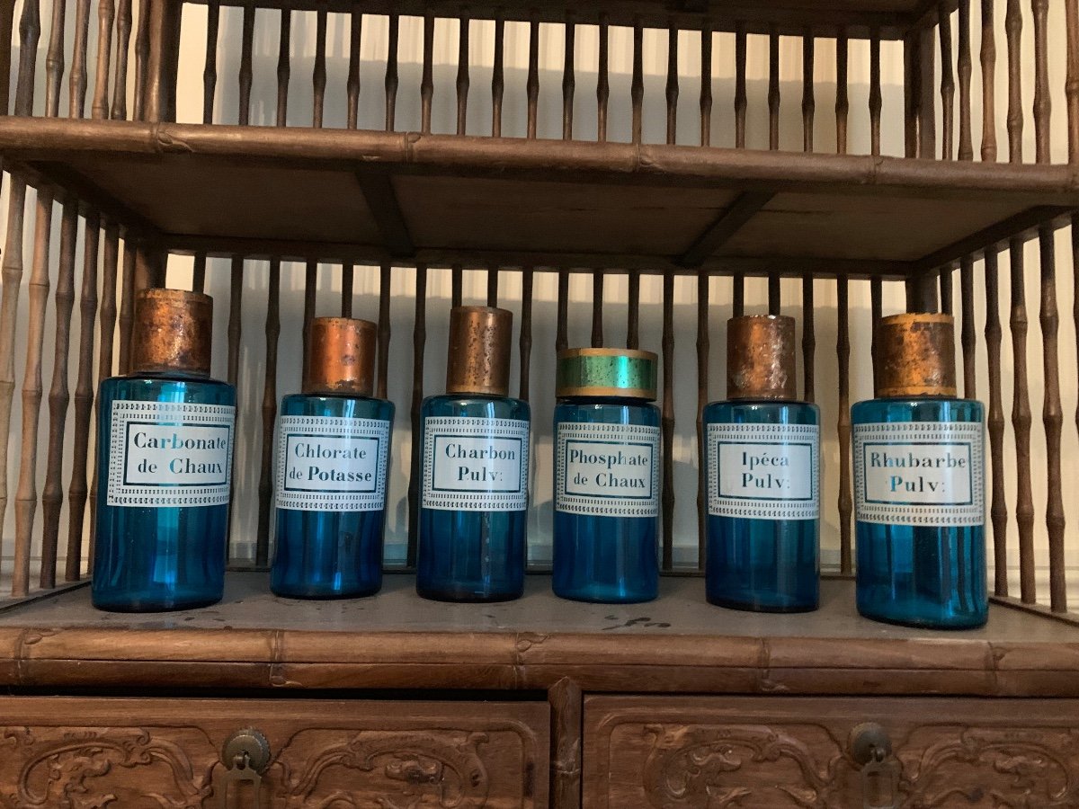 Flacon De Pharmacie En Verre Bleu , Vers 1900-photo-1