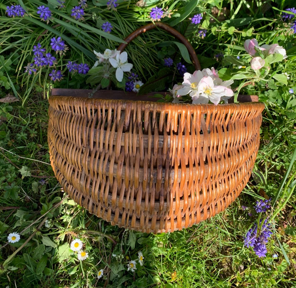 Folk Art, Small Hanging Basket In Woven Wicker-photo-4