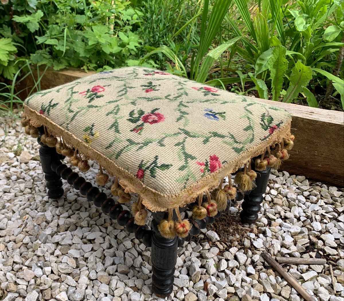 Small Foot Stool In Stained Wood And Pompoms -photo-7