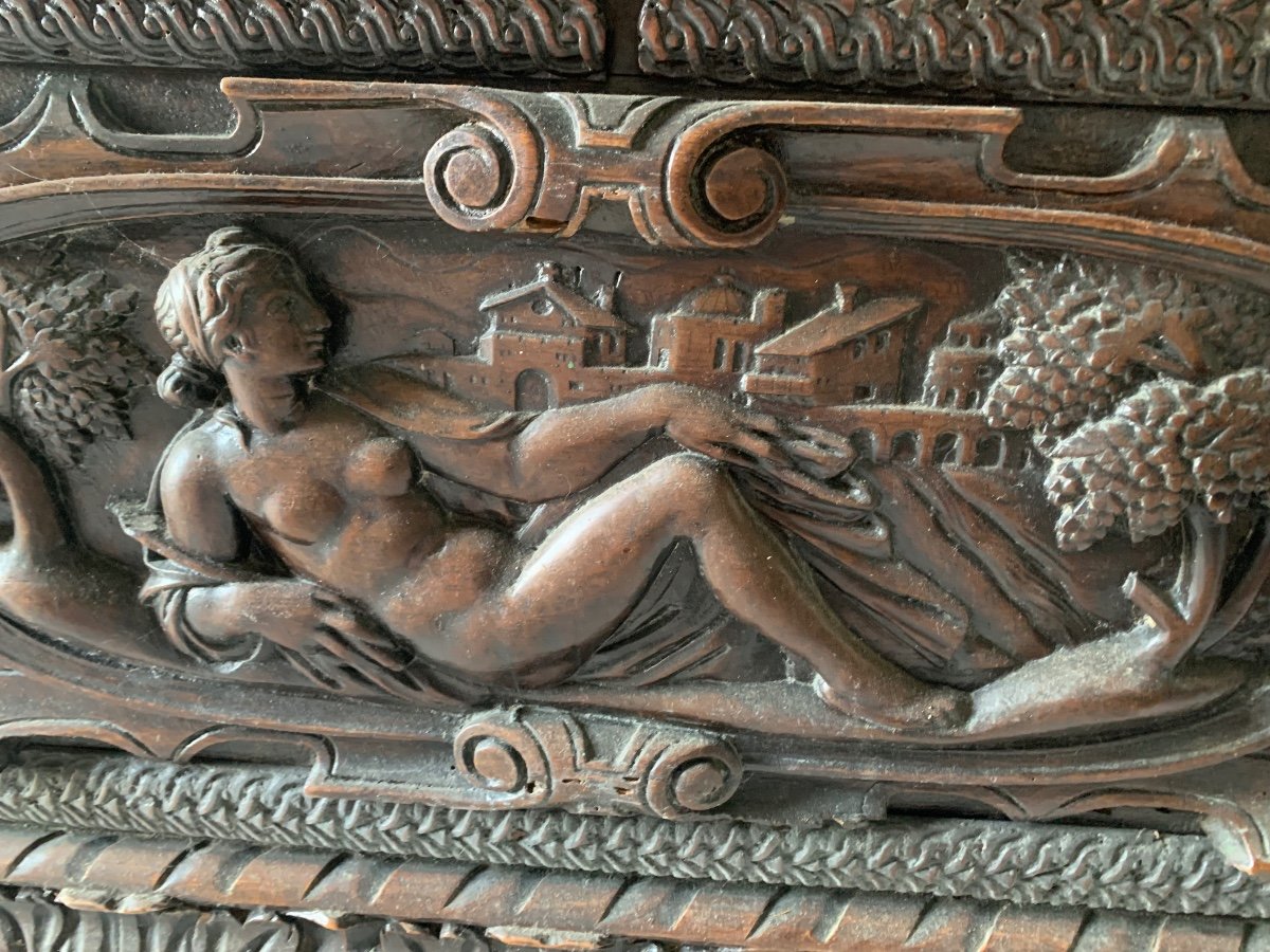 Renaissance Period Chest Diane Au Bain  -photo-2