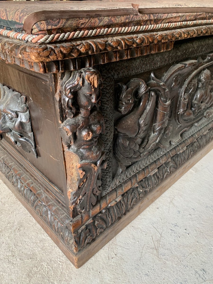 Renaissance Period Chest Diane Au Bain  -photo-2