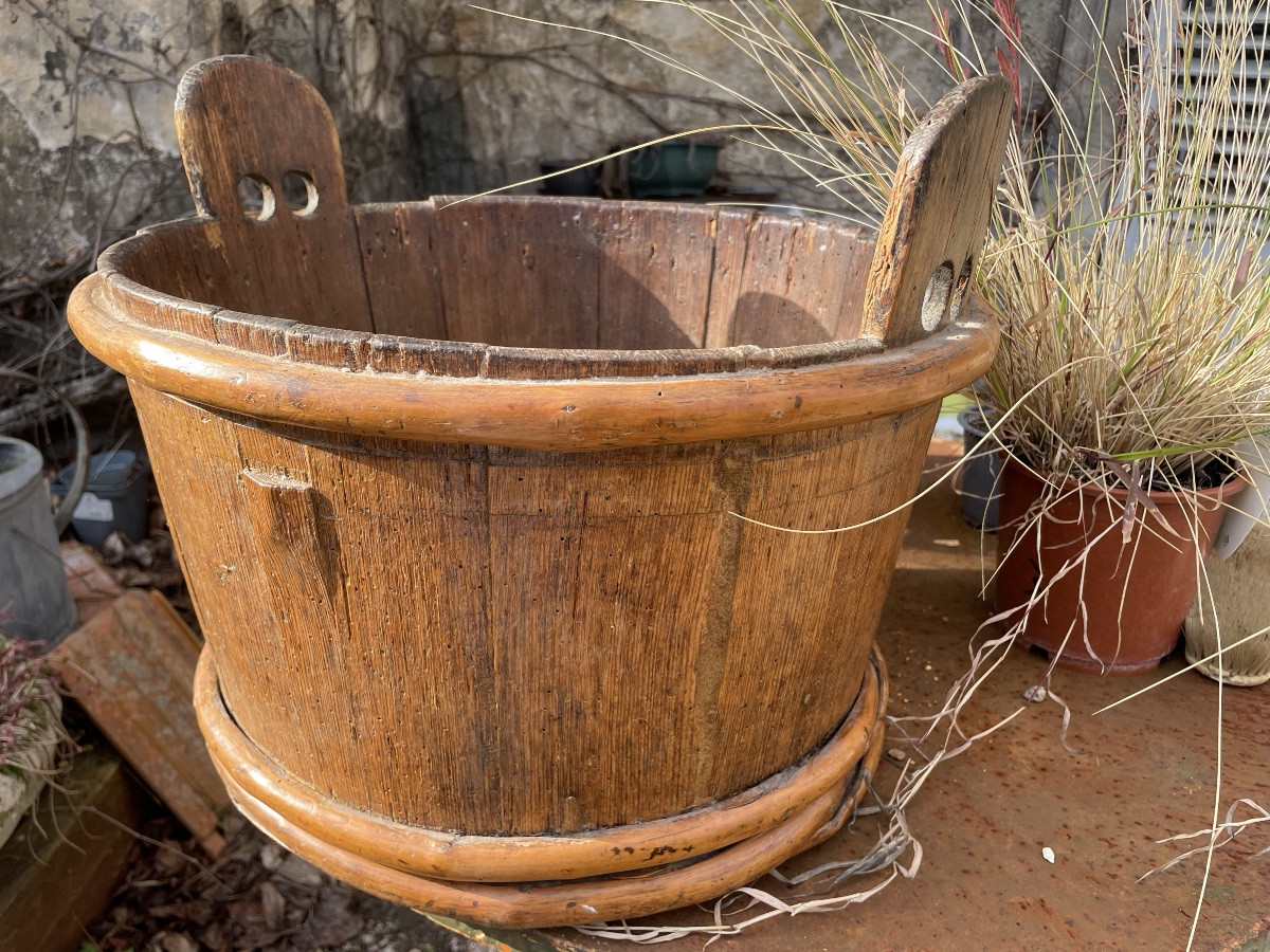 Folk Art, Large Curved Wooden Bucket -photo-1