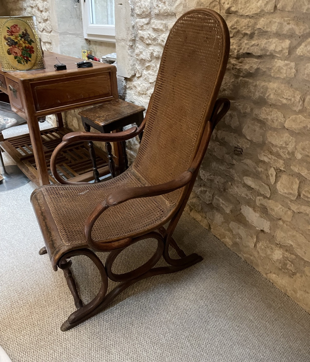 Relaxing Armchair In Curved Wood With Caned Seat, Circa 1900, Attr In Thonet -photo-1