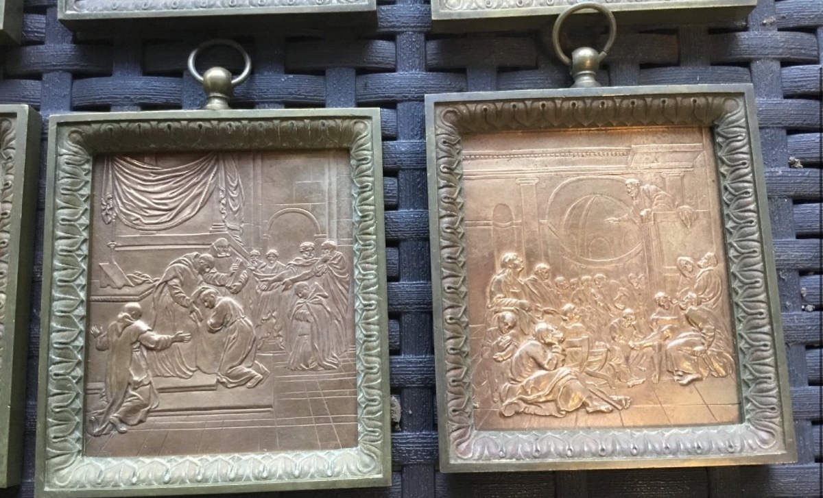 Suite De 18 Plaques Religieuses En Bronze Encadrées -photo-3