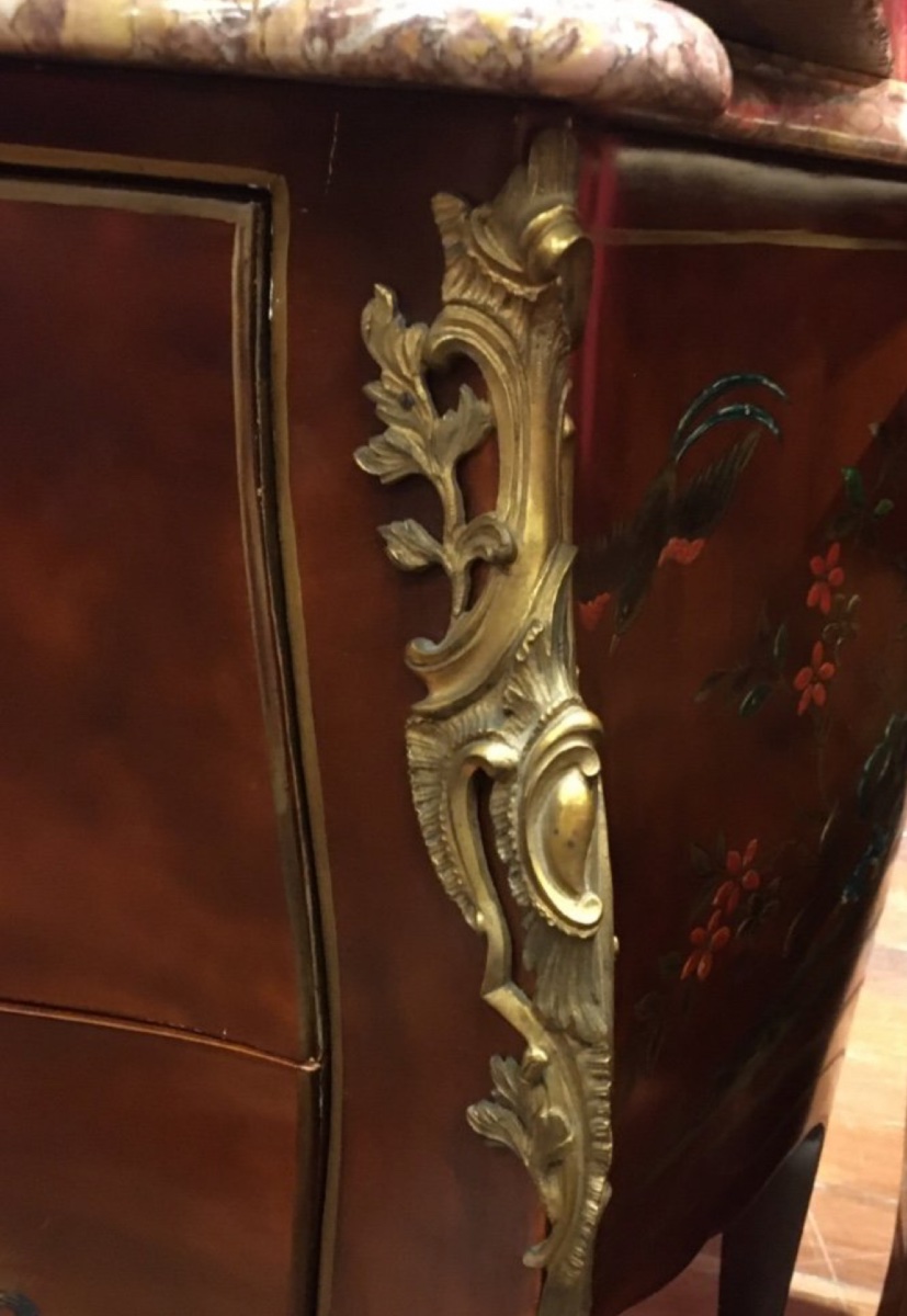 Commode Galbée De Style Louis XV vernis Au Décor Chinoisant-photo-4