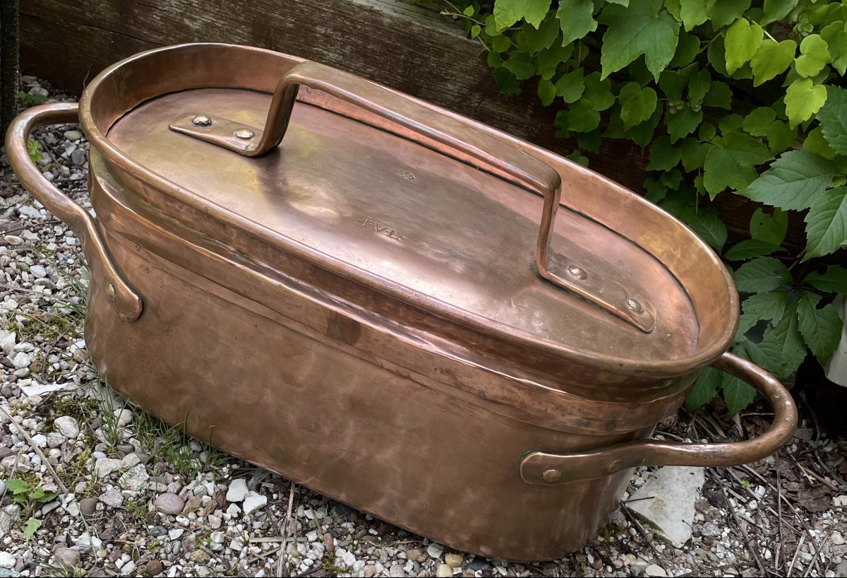 Daubière de très grande taille  XVIIIe.. Fleur De Lys. 