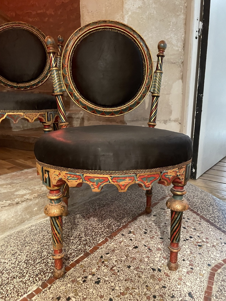 La Paire de Chaises Médaillon  basses au décor Oriental -photo-4