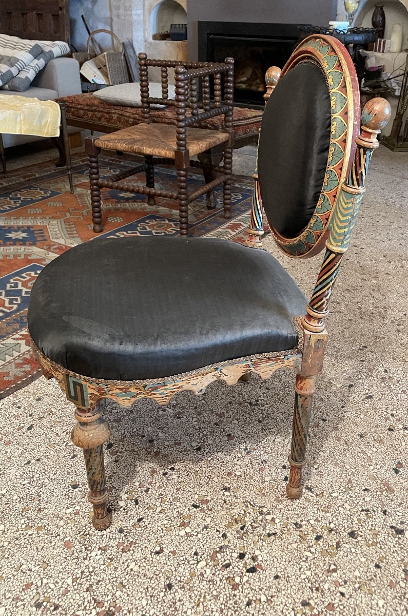 La Paire de Chaises Médaillon  basses au décor Oriental -photo-8