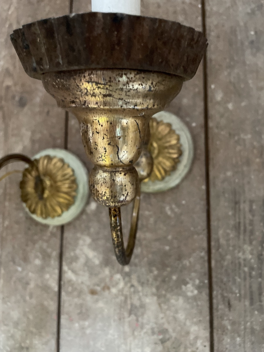 Pair Of Italian Wall Sconces In Gilded Wood And Metal -photo-3