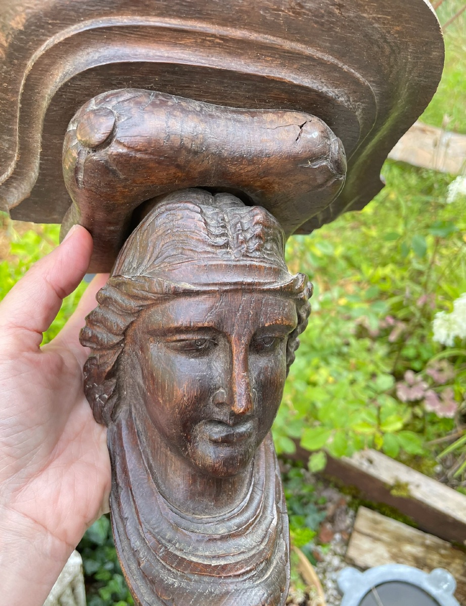 Petite console en bois naturel au visage de femme -photo-7