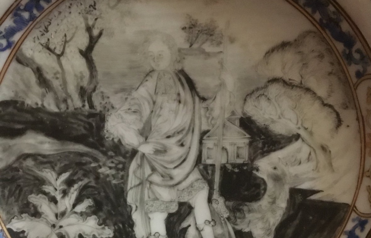 China Commissioned. Grisaille Painted Plate, 18th Century-photo-4