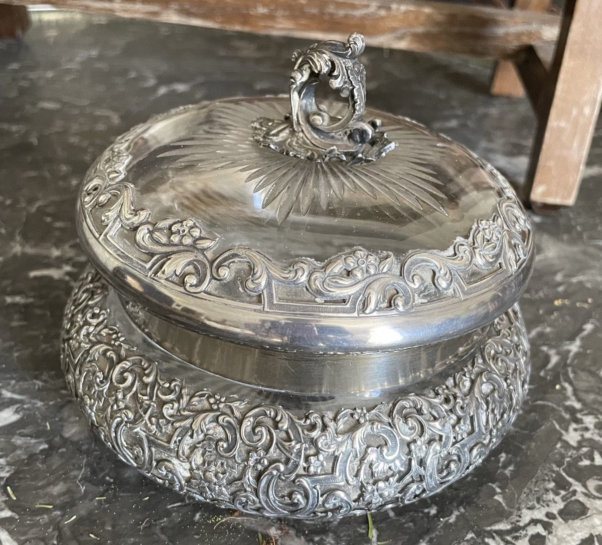 Bonbonniere argent et cristal Baccarat 