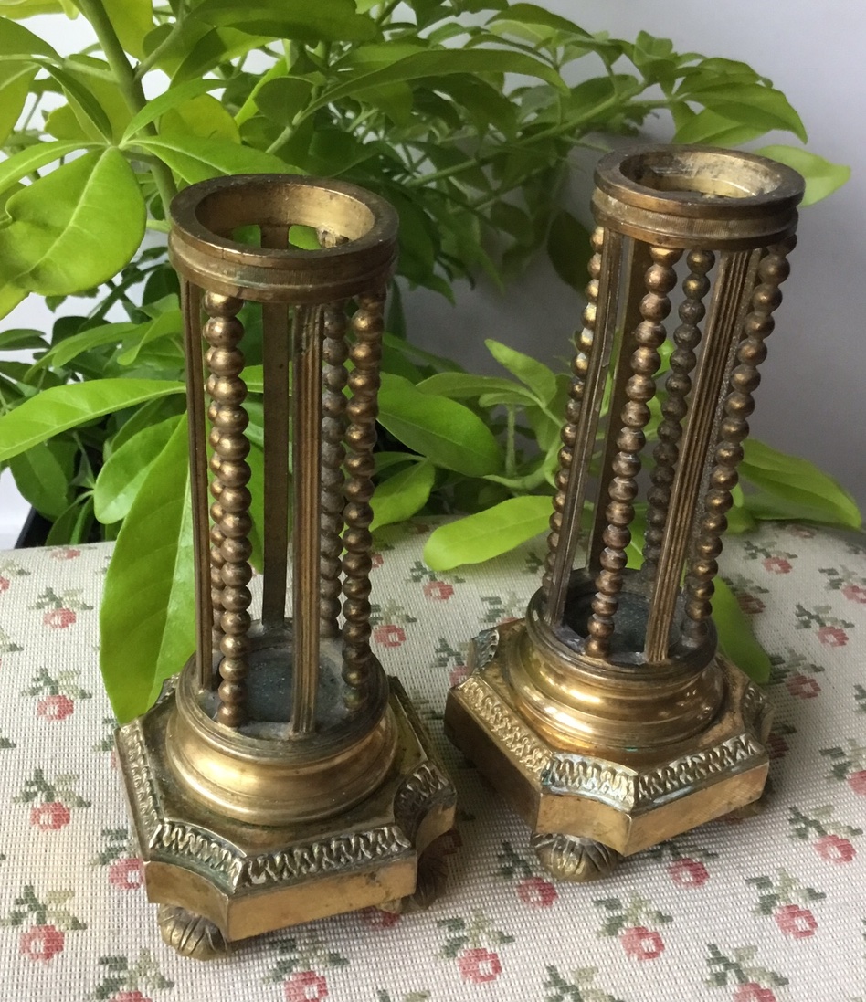 The Pair Of Small Louis XVI Style Openwork Torches-photo-3