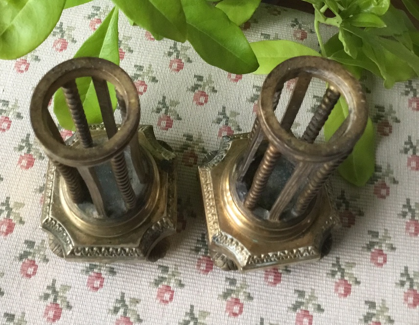 The Pair Of Small Louis XVI Style Openwork Torches-photo-4