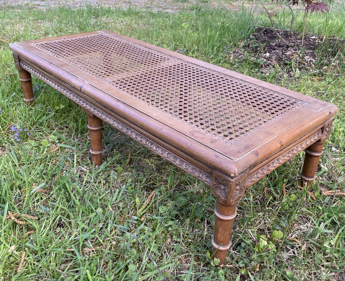 Small Style Louis XVI Toe Banquette