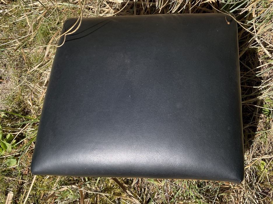 Footrest Covered In Black Leather -photo-7